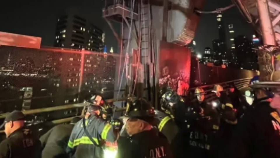Photo of the rescue on Queensboro Bridge, New York, on February 16, 2026. Photo by FDNY