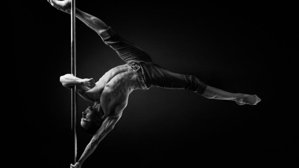 https://www.goodfon.com/men/wallpaper-download-1440x900-pole-dance-muscles-herculaneum-figure.html