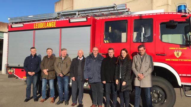 CTIF´s Executive Committee in front of a Luxembourg fire station vehicle, during their November meeting 2019. 